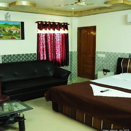 Hotel Manorama Inn Khammam エクステリア 写真
